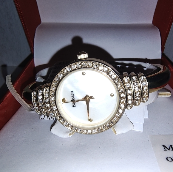 Mother of Pearl ladies watch - Picture 2 of 2